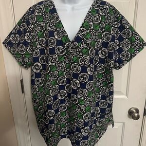 Scrub top size 2X  African print Doctor Nurse Aid Blue Green White gift NWT NEW
